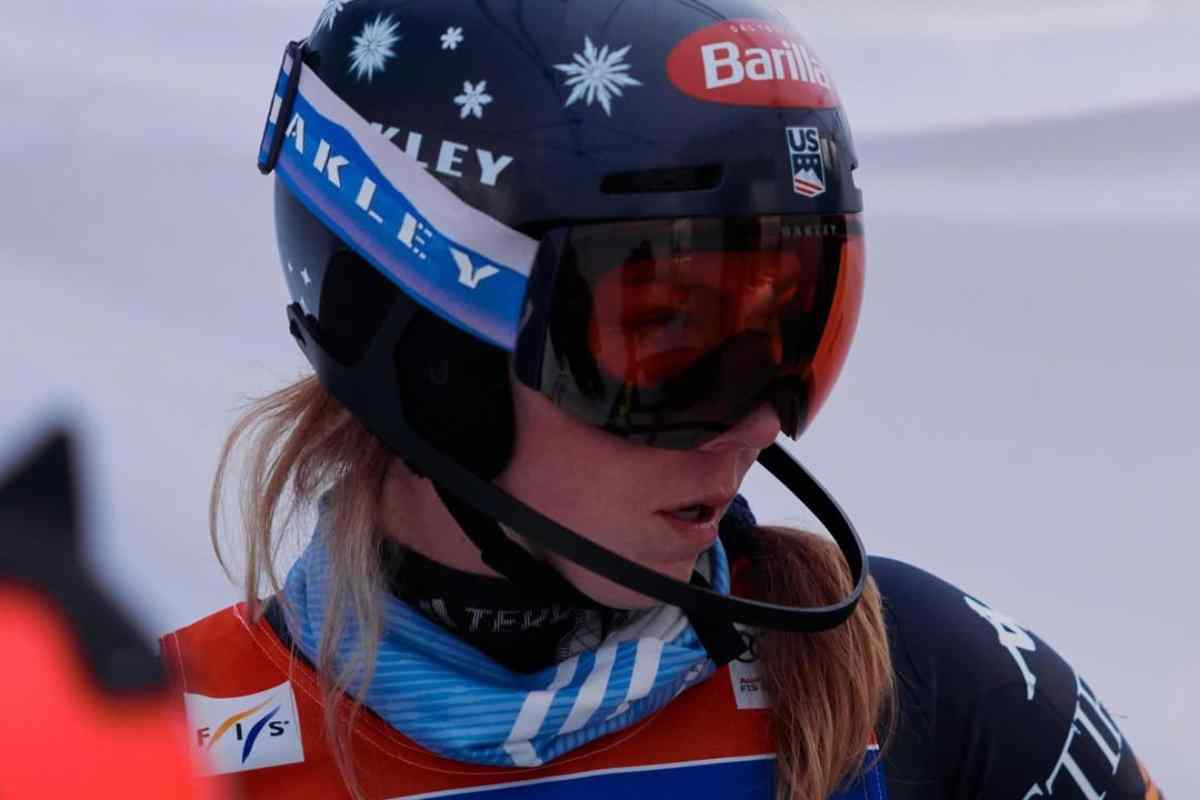 Mikaela Shiffrin si prepara a scendere in pista 