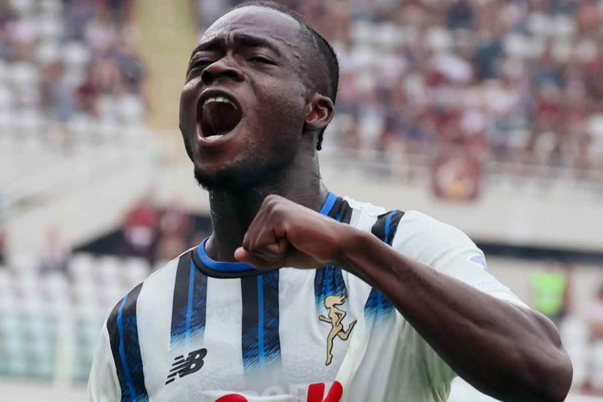 Kamaldeen Sulemana esulta dopo un gol con l'Atalanta 